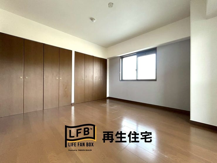 全居室バルコニーに繋がっており、収納もあるのでお布団を干すにも片づけるのも困りません♪