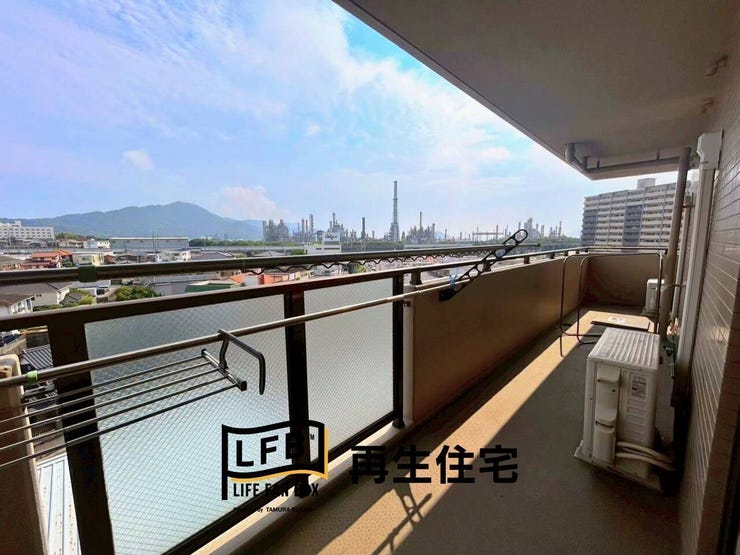 天気が良い日は気持ちがいいバルコニー◎
風通しも良く、日中は網戸で窓を開けっぱなしにしたくなります♪