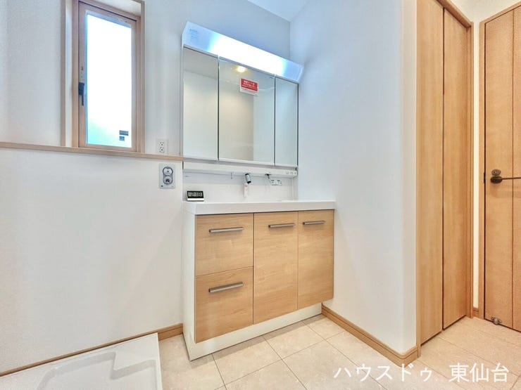 清潔感と機能性を兼ね備えた、使いやすい洗面空間