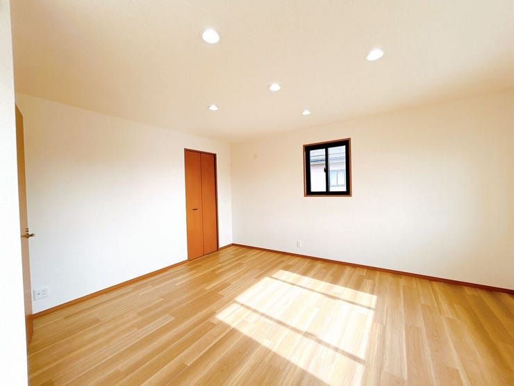 2階:洋室12帖 別角度より