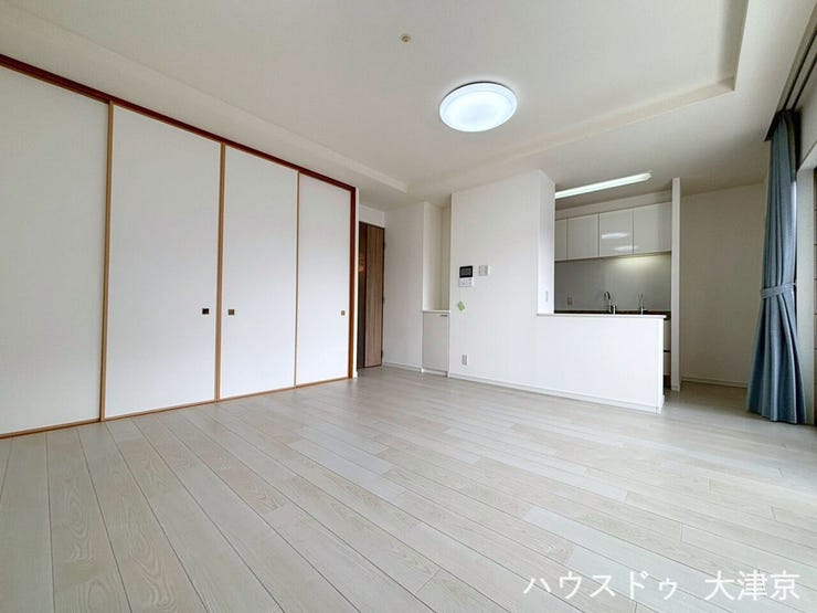 フォーム済みの明るいLDK