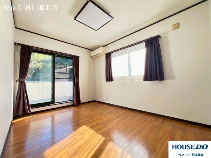 6帖の洋室は主寝室におすすめ♪バルコニーにも出られます