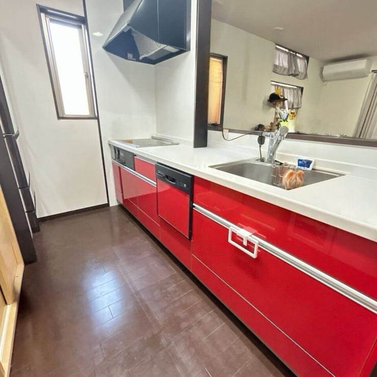 オール電化でIHクッキングヒーター、食器洗い乾燥機もしっかり搭載!食洗器は家事の時短や節水、除菌効果も♪IHなので、お子様とのお料理も安心して楽しめますね。