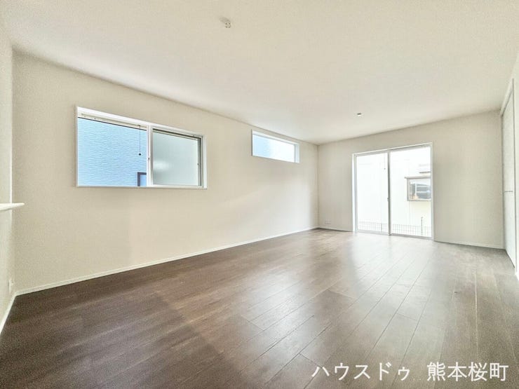 ■安らぎと笑顔の中心地■陽光が優しく降り注ぎ、会話が自然と弾む。ここでは、毎日が特別な時間へと変わります。