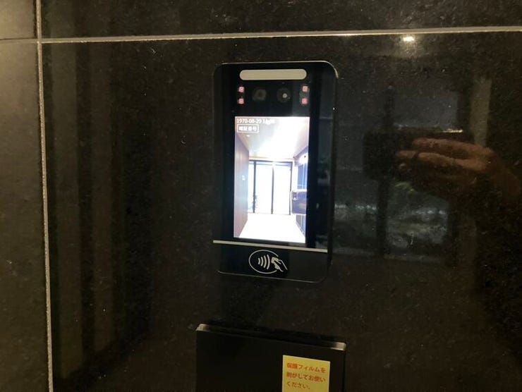 顔認証エントランス