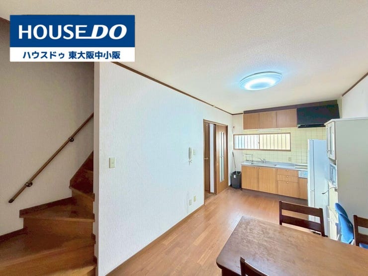 毎日の食事もくつろぎ時間も、広さがちょうどいい空間
2階リビングのため通行人の視線が気になりにくく、プライバシーにも配慮された落ち着きある住まいです。