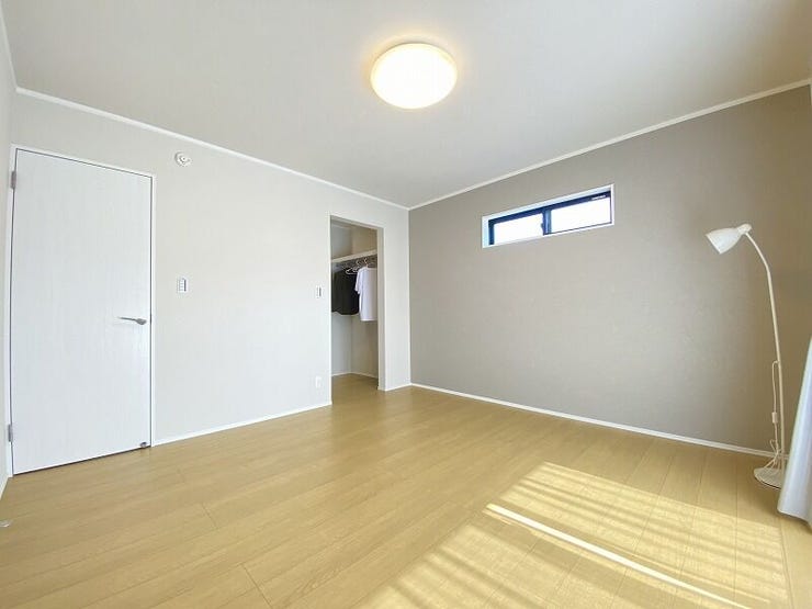 大容量の収納スペース、ウォークinクローゼットがついているので、お部屋がすっきり片付けられますね。