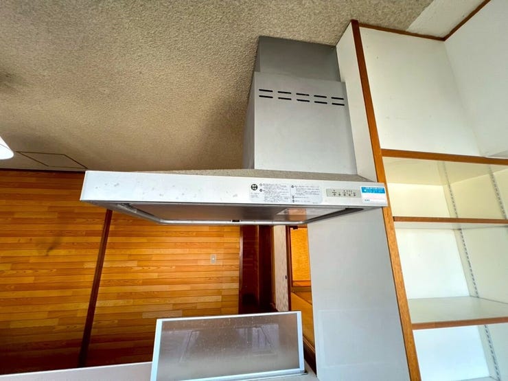 高い煙の捕集・吸引力が特徴のブーツ型レンジフード。