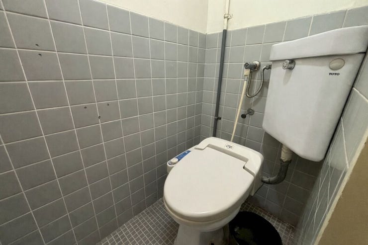 ■災害時でも安心なタンクつきトイレです♪
※画像はAI加工により荷物等を消去しています。