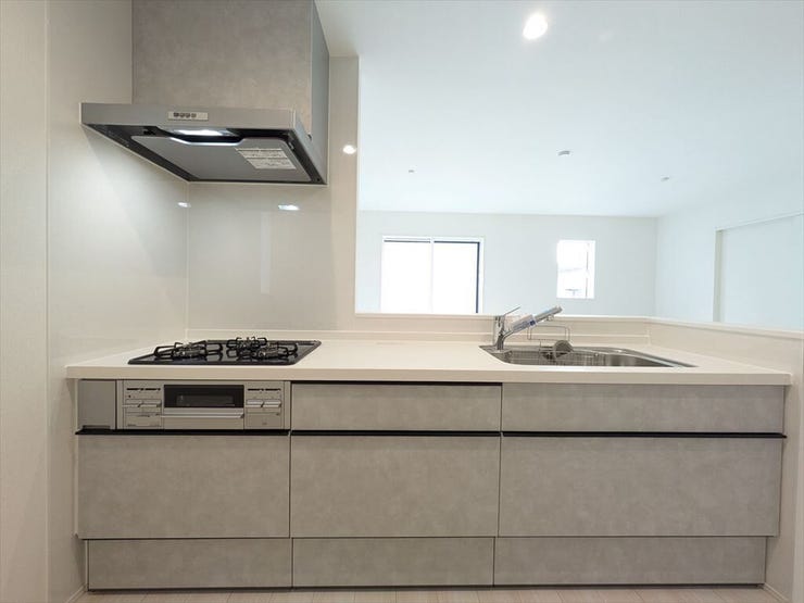 【同社施工例】
料理をしながら家族との会話が弾む対面式キッチン