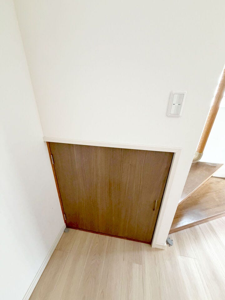 小倉北区高尾 中古戸建て♪駐車場4台分♪南小倉中学校まで徒歩約7分♪コンビニまで徒歩約2分で買物便利