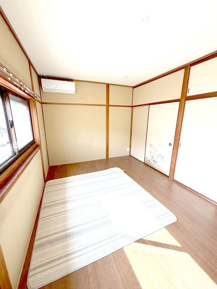 小倉北区高尾 中古戸建て♪駐車場4台分♪南小倉中学校まで徒歩約7分♪コンビニまで徒歩約2分で買物便利