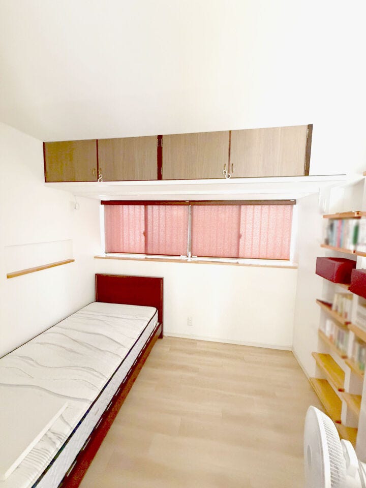 小倉北区高尾 中古戸建て♪駐車場4台分♪南小倉中学校まで徒歩約7分♪コンビニまで徒歩約2分で買物便利