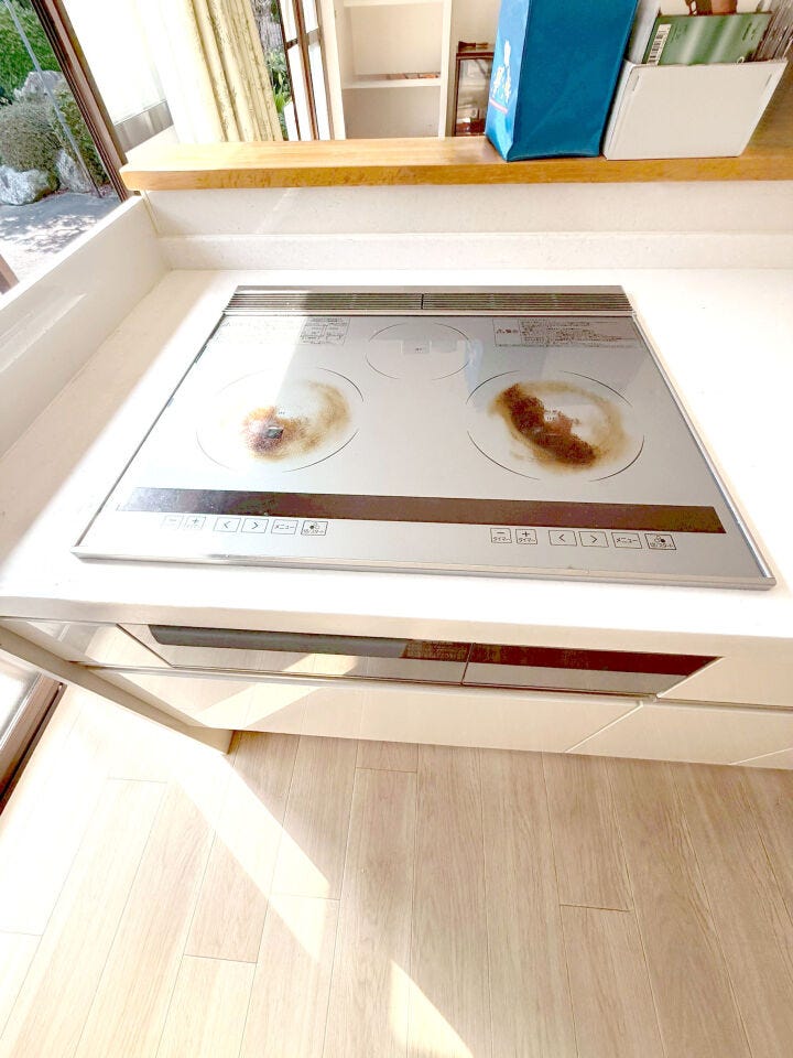 小倉北区高尾 中古戸建て♪駐車場4台分♪南小倉中学校まで徒歩約7分♪コンビニまで徒歩約2分で買物便利