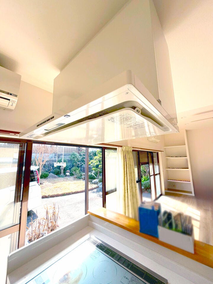 小倉北区高尾 中古戸建て♪駐車場4台分♪南小倉中学校まで徒歩約7分♪コンビニまで徒歩約2分で買物便利