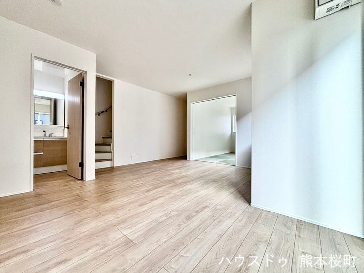 ■□■安らぎと笑顔の中心地■□■陽光が優しく降り注ぎ、会話が自然と弾む。ここでは、毎日が特別な時間へと変わります。