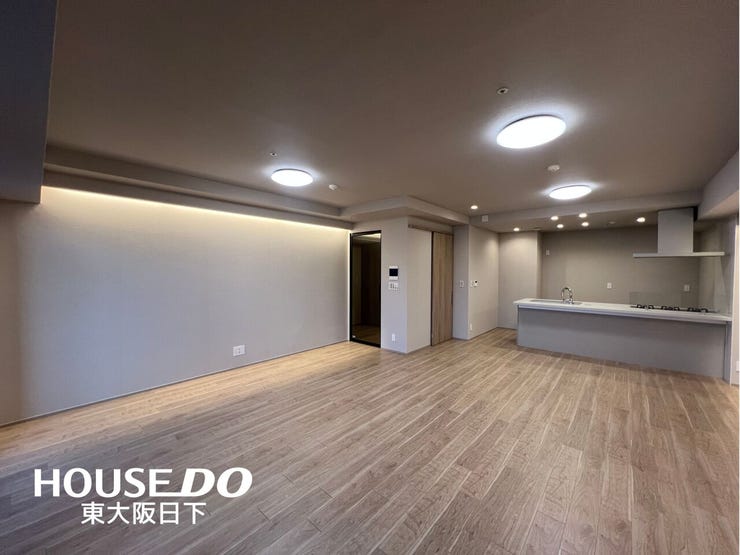 LDK約24.0帖:家族と過ごすひと時を溢れる光が優しく包み込むリビングダイニング♪家族とともに、心穏やかに過ごすことができます♪