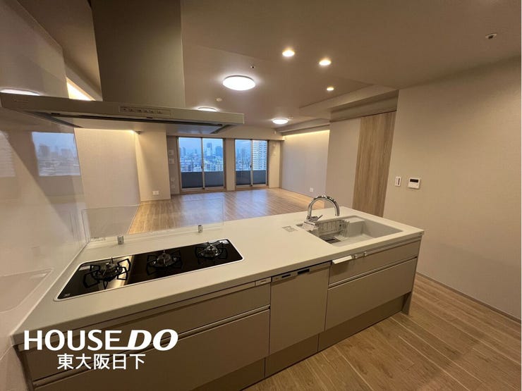 キッチン:対面キッチンになっているので家事をしていても家族と共に同じ時間を過ごしていただけます♪