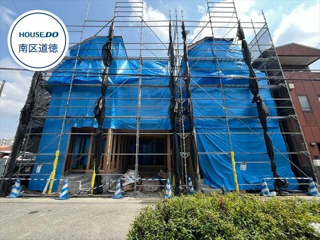 全2棟の全体写真です。スーパー、ドラッグストア、病院など徒歩圏内に揃う生活に便利な住環境です。