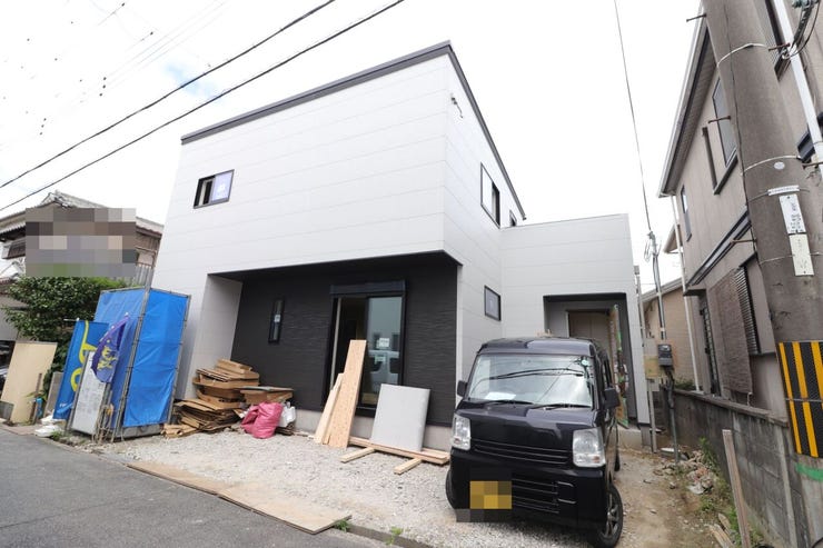 下田小学校まで徒歩12分、近鉄下田駅・JR香芝駅、両駅まで徒歩16分の便利な立地にもご注目ください(2026年6月15日撮影)