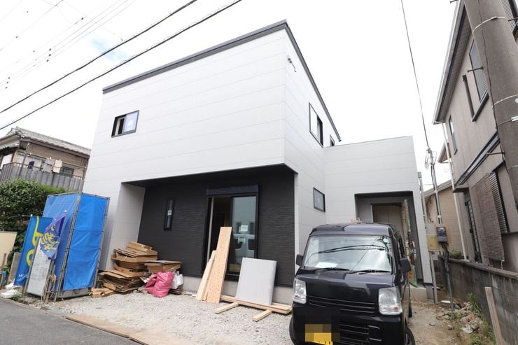 現在建築工事中。現地と合わせてお好きな日にモデルルームへもご案内させていただきます(2026年6月15日撮影)