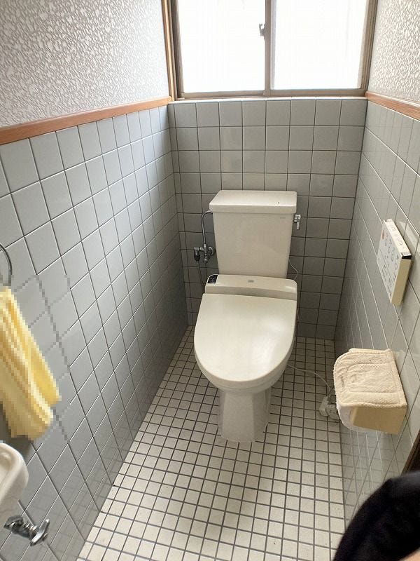 建物(2):浴室横のトイレ