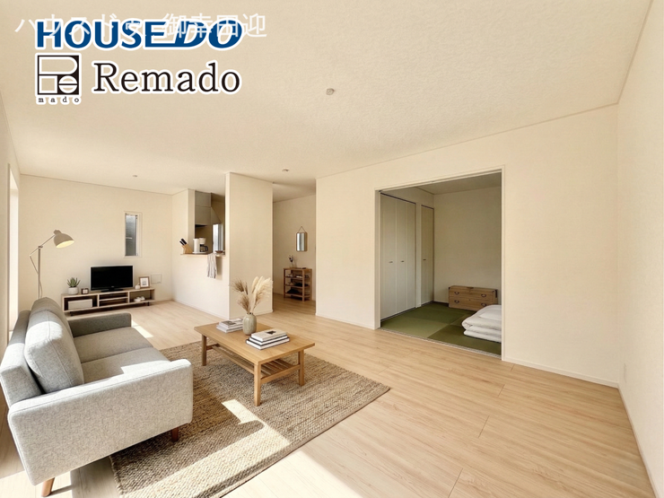 【リビング】
■家族の笑顔が集う中心地■お気に入りの家具を迎え、窓からは心地の良い光が差し込みます。※CGで家具を配置しています。