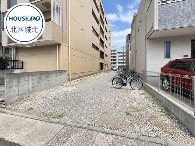 【外観】
●北区若葉通エリア●
志賀本通駅まで徒歩1分の整形地です!
◇名北小学校:徒歩約9分
◇若葉中学校:徒歩約6分
◇マックスバリュー 若葉通店:徒歩約4分
◇若葉通クリニック:徒歩約4分