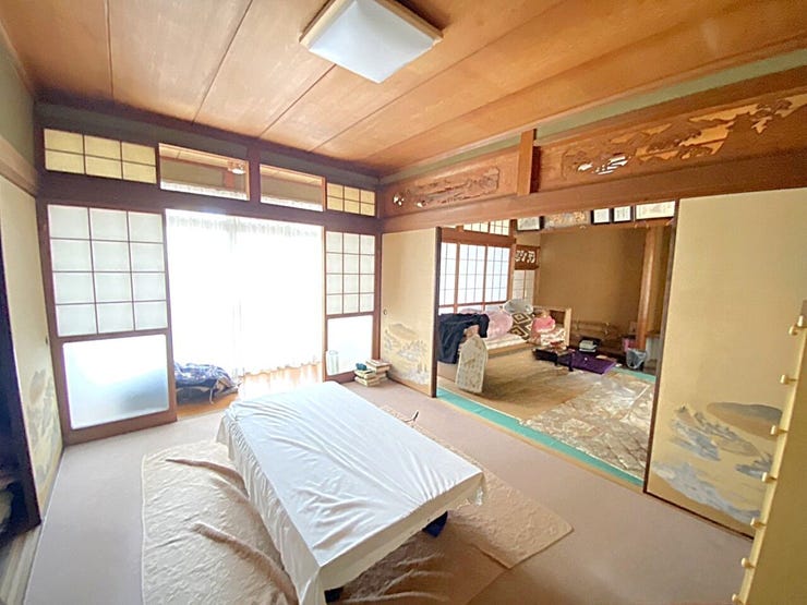 温かい日が差し込むモダンなお部屋です♪