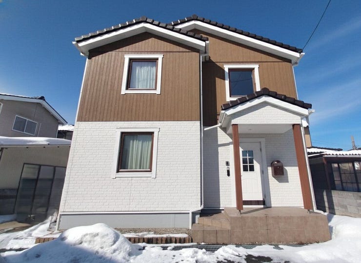 【外観】
スウェーデンハウス様施工のお家になります。