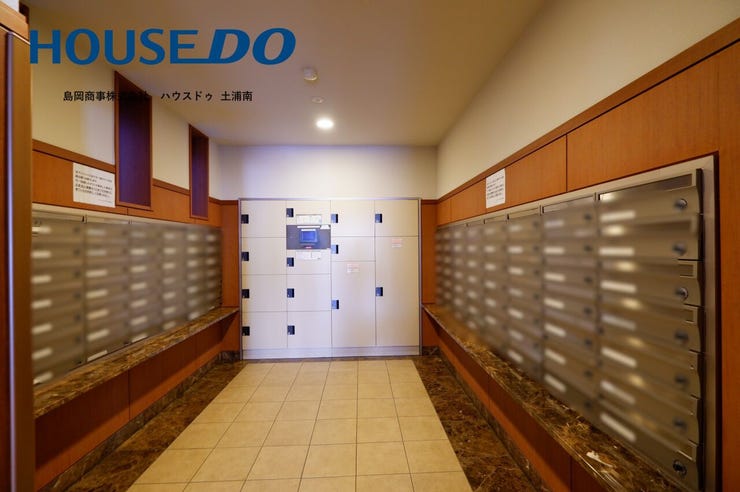 【ポスト】
管理室を通過した奥にあるポスト
不要なチラシが入りにくい、動線です!
宅配ボックスも完備されています!