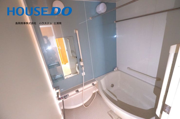 【浴室】
マンションでは珍しい1坪タイプの浴室です!
浴室内で干せる物干し竿付のお風呂です!