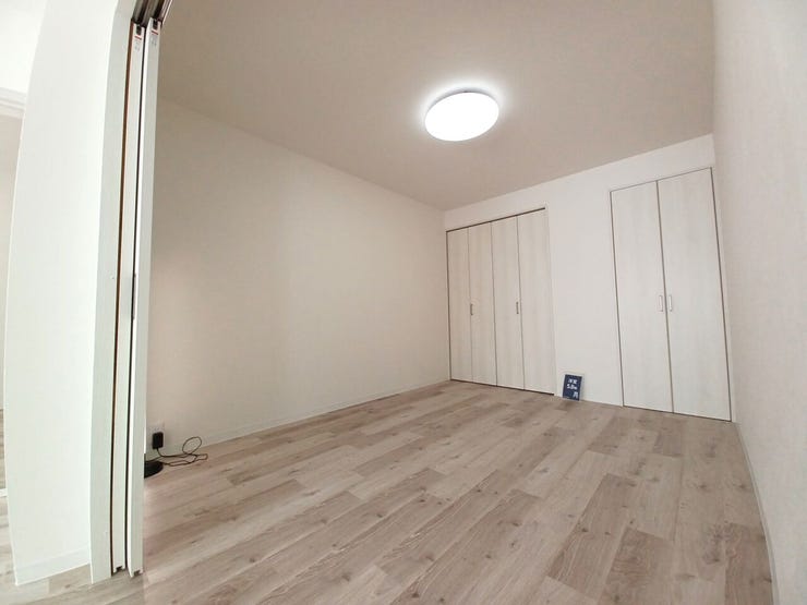 ■洋室(約5.8帖)■