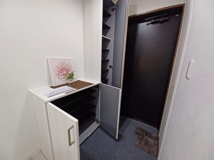 ■玄関収納■
収納ボックスは、整理整頓の強力な味方♪靴をスマートに収納し玄関を清潔でスタイリッシュに保ちます!快適な暮らしを演出し、忙しい朝もスムーズにスタートできる便利なアイテムです♪