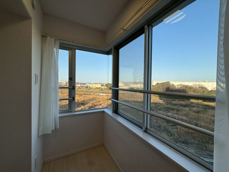 開放的で明るい陽射しが入ります!