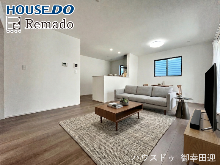 【リビング】
■家族の笑顔が集う中心地■お気に入りの家具を迎え、窓からは心地の良い光が差し込みます。※CGで家具を配置しています。