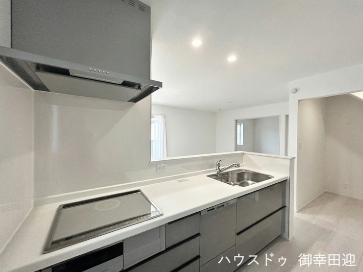 ■家族の「美味しい」が集まる舞台■高い機能性と美しいデザインを両立。料理する人も、待つ人も、笑顔になれる場所です。