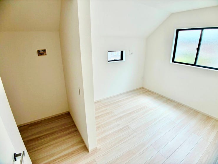 ◎WIC:1号棟(4/13撮影)
洋室2部屋には大容量のWIC付!
扉が付いていないのでよりお部屋全体が広く感じることができます!