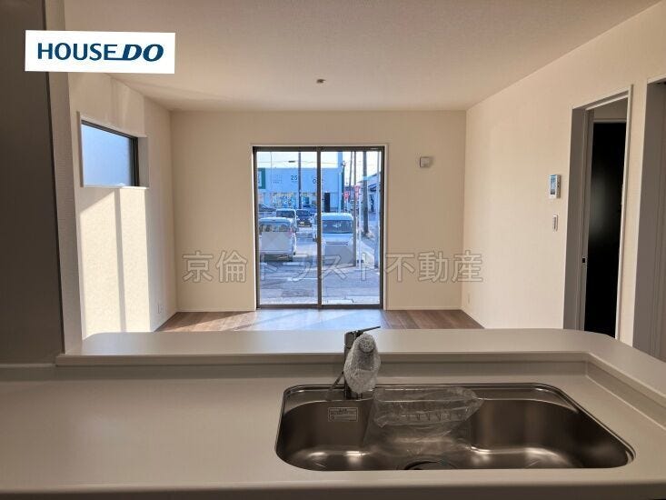 南に向かって南北に広がるLDKは約16.5帖!隣接の洋室4.5帖と一体利用可能です◎