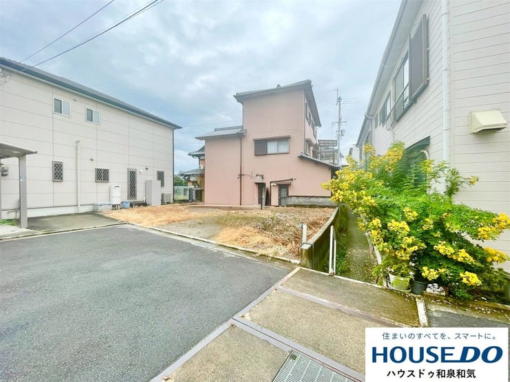 【外観】
約29.96坪の建築条件無しの売土地です!お好きなハウスメーカーで建築いただけます!