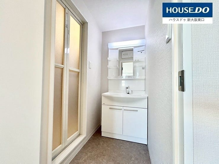 両サイドに収納ポケット付き
シャンプードレッサー