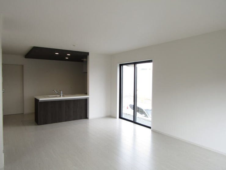 キッチンからダイニング、リビング全体を見渡せるので、調理をしながら、家族との会話も楽しめます。