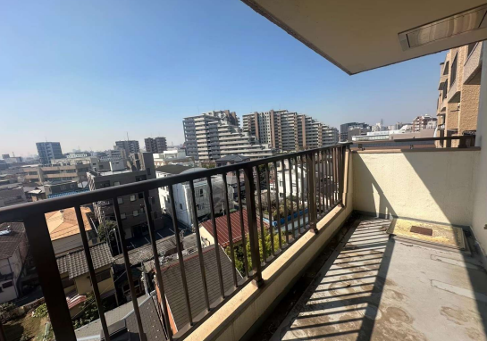 【アピールポイント(100文字以内)】
開放感のあるバルコニーから広がる眺望が魅力。陽当たり・通風良好で、洗濯物もよく乾く快適な住環境です。