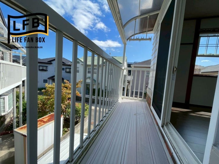 バルコニーです♪洗濯物がよく乾きそうですね♪