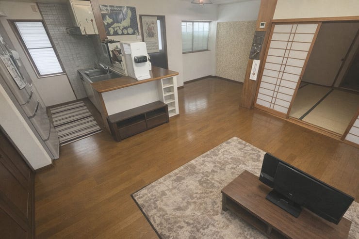 2階リビング
※空室をイメージしCG加工したものです。 画像は実際の室内写真と間取り図から再現した「室内イメージ」で実際とは多少異なります。