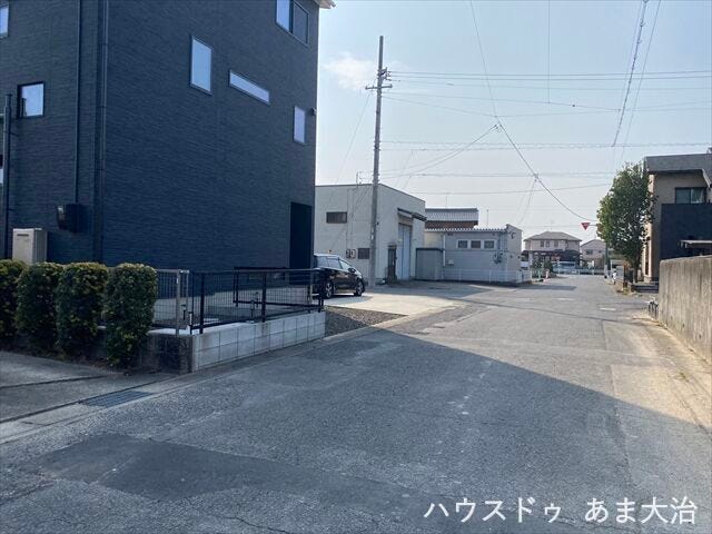 徒歩で4~5分の場所にスーパーやドラッグストア等が充実している森エリア、安心して新生活をスタートしていただけそうですね♪