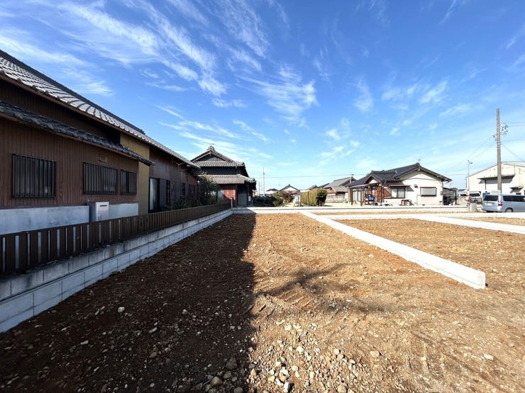 ◇外観写真◇
出来上がるお家は、18帖のLDKとなっています。家族が集まって食事をしたり、くつろいだりするのに十分な広さです。1階に和室があり、あると助かります♪