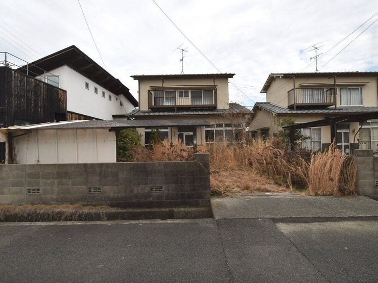 外観を南側より撮影