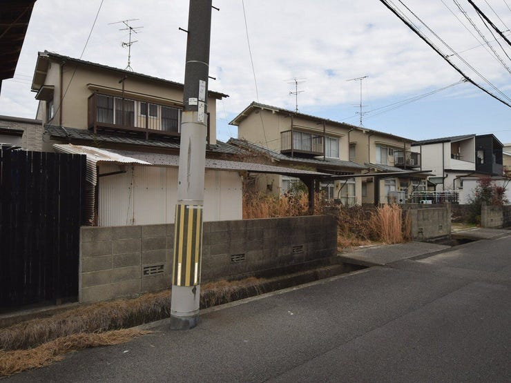 外観を南西側より撮影