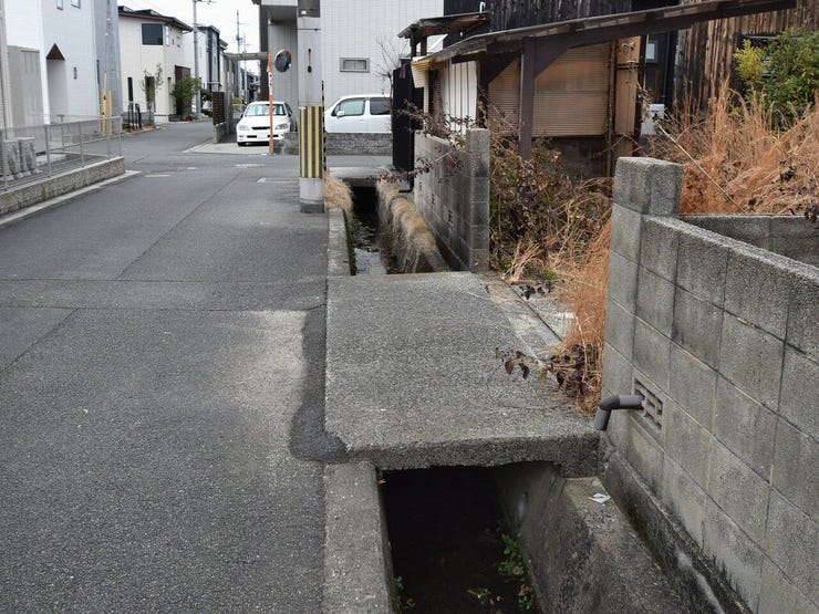 南側水路、架橋部分